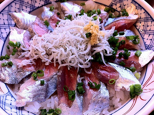 磯丸水産ランチ 秋刀魚シラス丼の写真